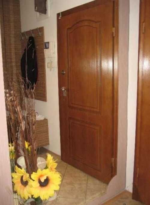 Дава се под наем Тристаен апартамент в Бургас, Център - 80 кв.м за 165.75 € - Снимка #2