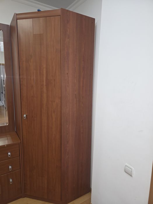 Продам угловую прихожку