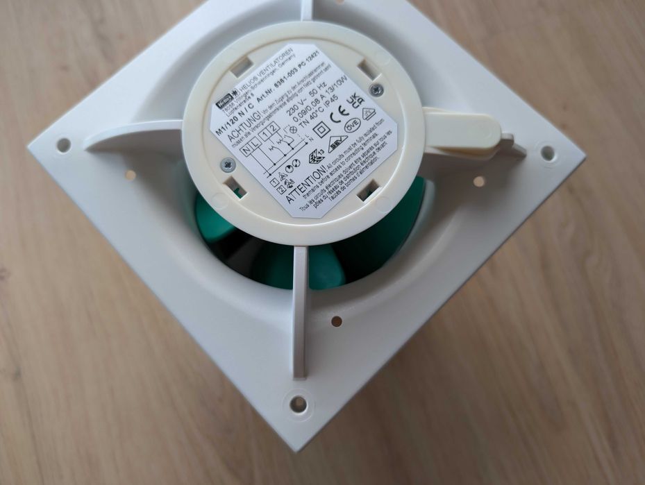 Vând ventilator Helios MiniVent M1/120 N/C