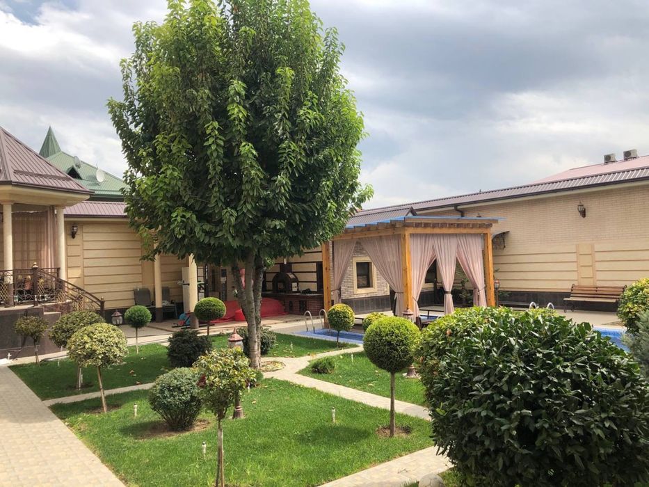 Просторный дом 6 соток Бадамзар, сауна басейн, готовый к проживанию