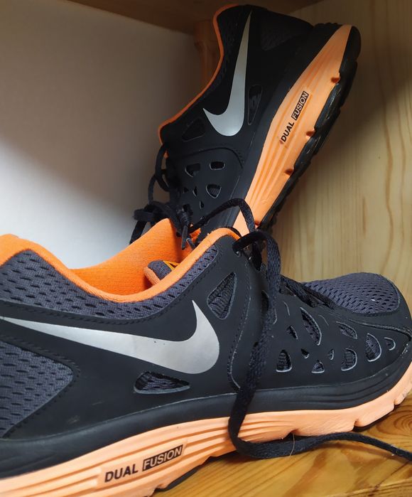 Запазени обувки Nike