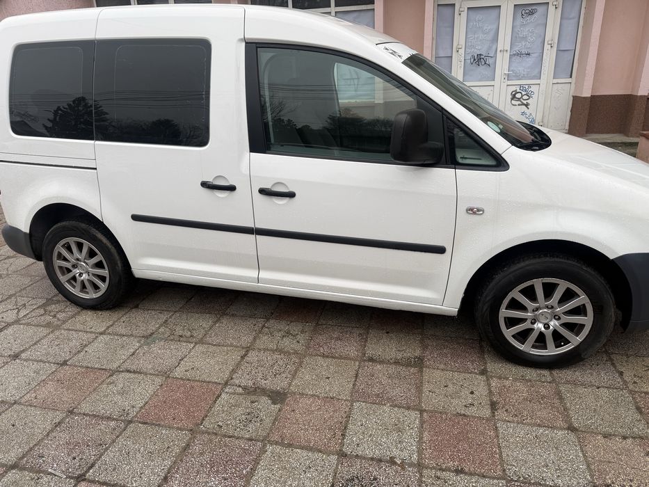 Vand Volkswagen CADDY cu locuri 1.9 tdi motorina