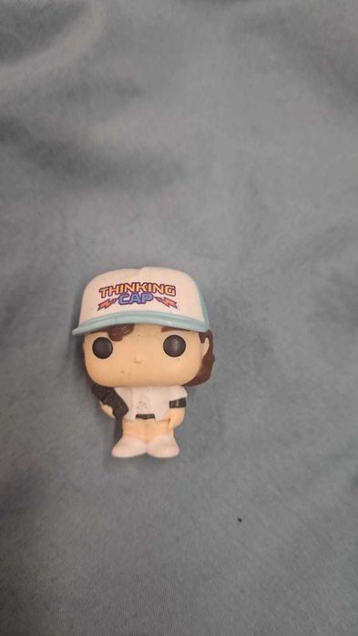 фигурки_кндер джой_очень странные дела