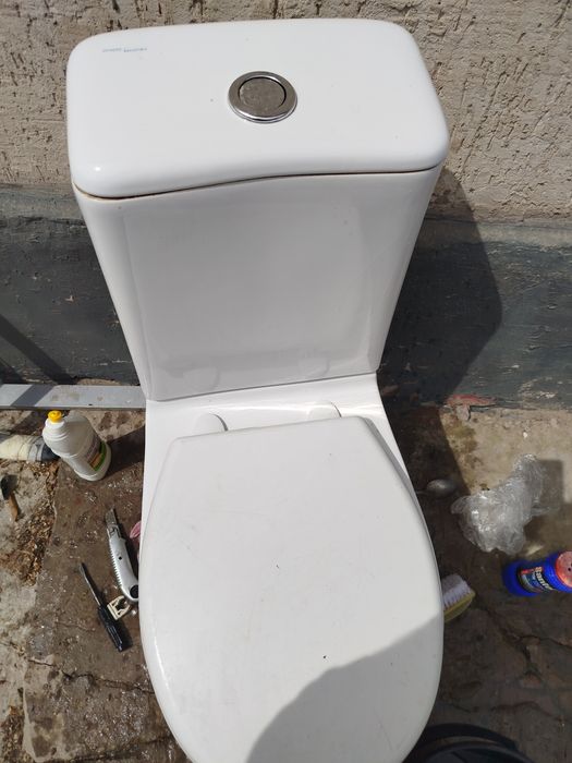 Продается унитаз.