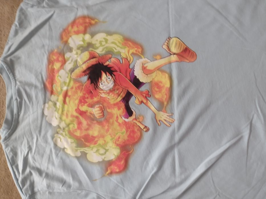 Tricou Bershka One Piece mărimea XS