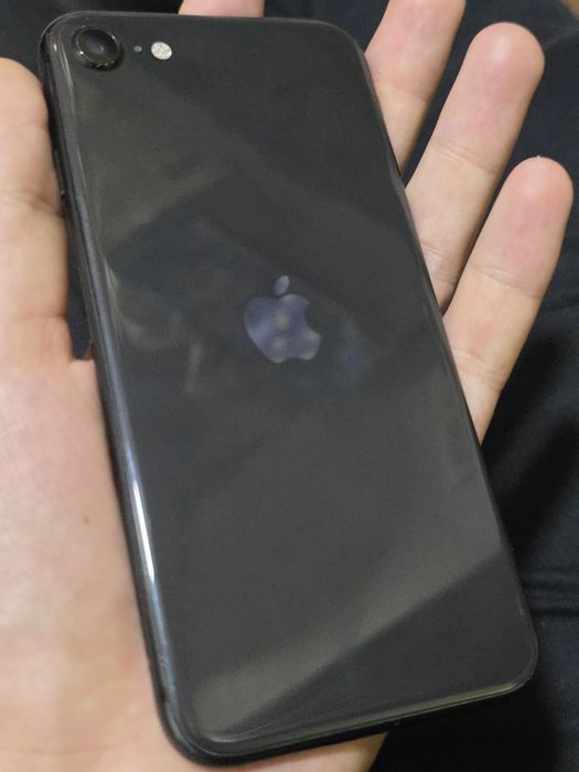 Iphone SE 2022 holati zor