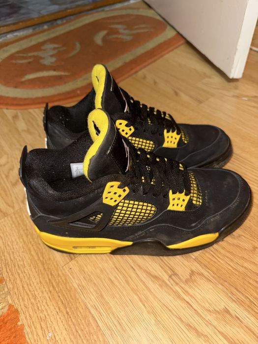 Jordan Retro 4 “Yellow Thunder”