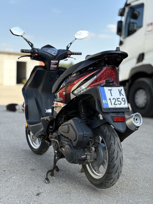Generic rs8000 Скутер 125куб.