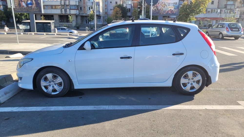 HYUNDAI i30 2010 — imagine 5