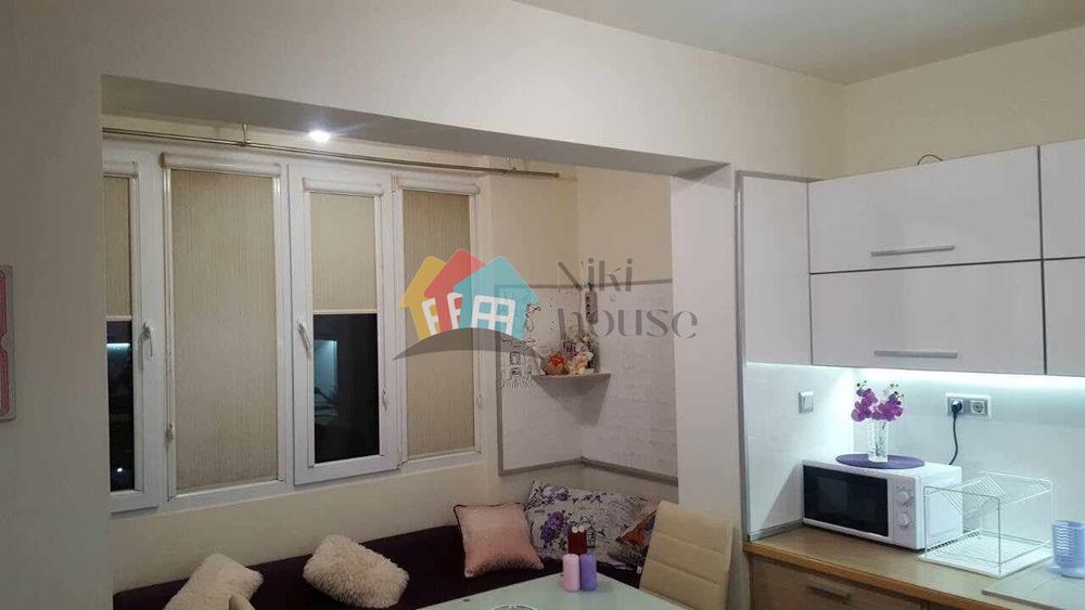 Дава се под наем Двустаен апартамент в Варна, Цветен квартал - 60 кв.м за 510 € - Снимка #1