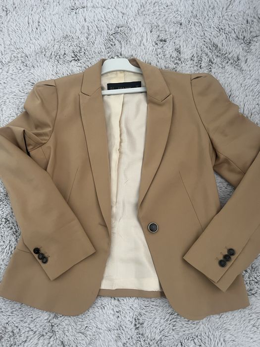 Sacou Zara cu imeti evidentiati , camel