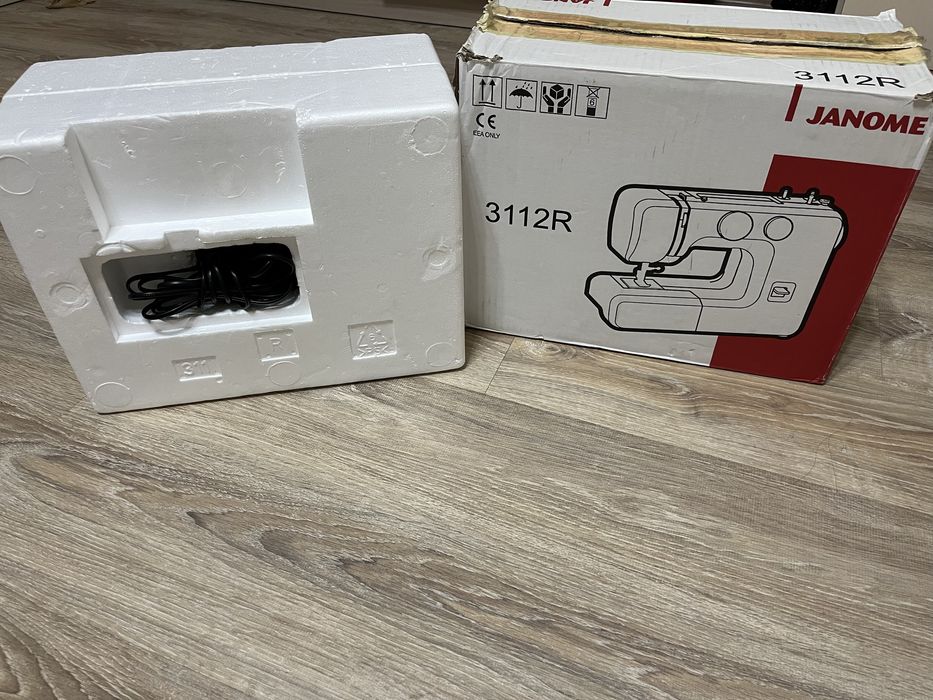 Швейная машинка JANOME