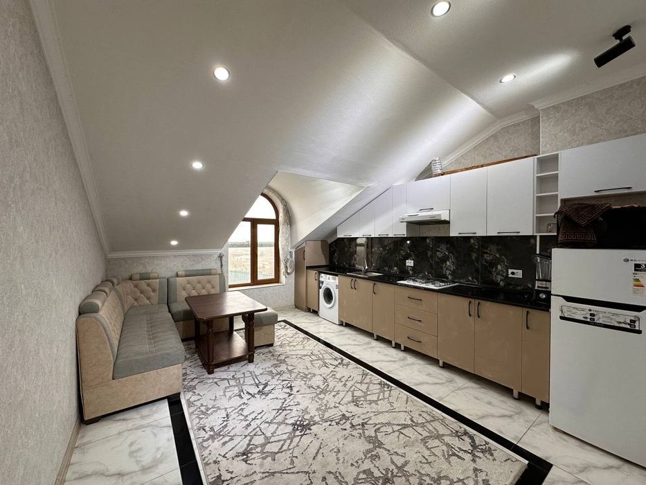 Срочно продаётся квартира Адрес Вагзал дол дороги 100кв 3 км 50.000$