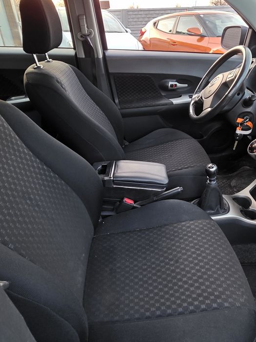 TOYOTA URBAN CRUISE AN 2011 MOTOR 1,4 benzina Registru facut la mașina  posibilitatea rate