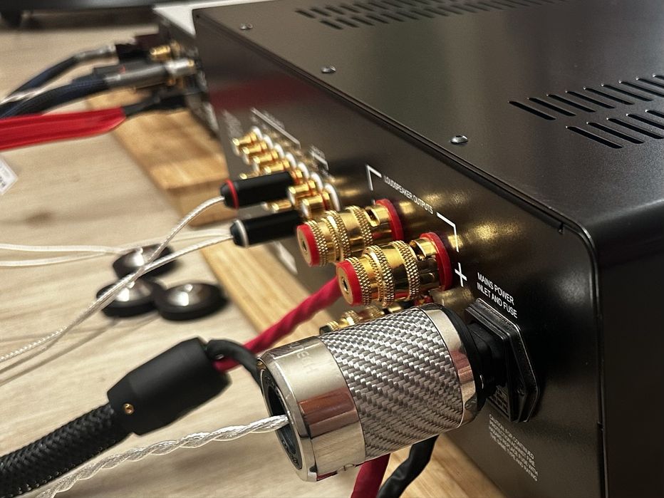 Sugden Masterclass ANV-50 Black – Class A – ca nou – cutie + telecomandă