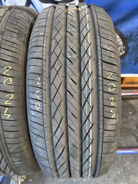 235/60/16 100H Tracmax