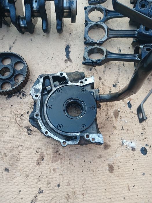 Масляный насос на Ауди А6 кузов С4 объем 2,5 дизель