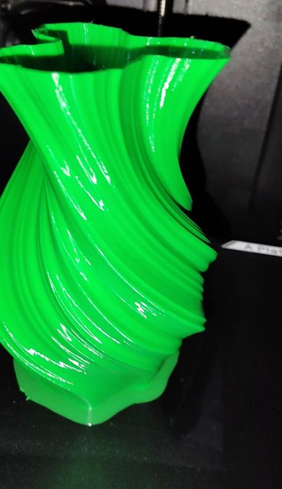 Vând vază printată 3d
