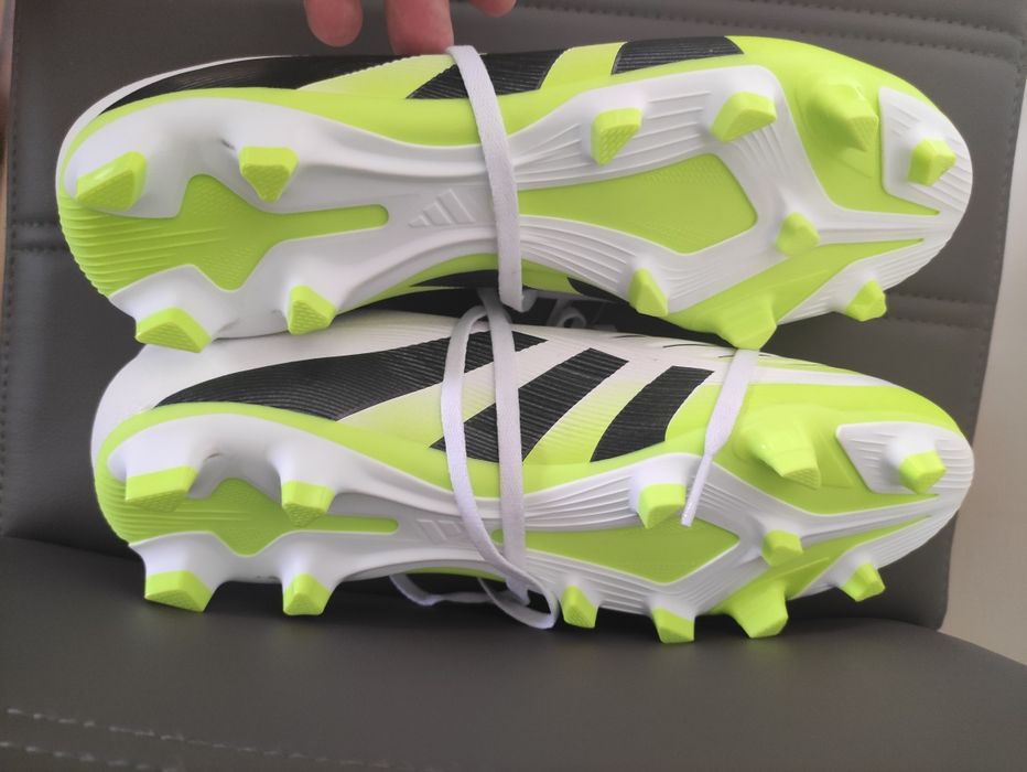 Ghete fotbal Adidas Predator marimea 42 noi