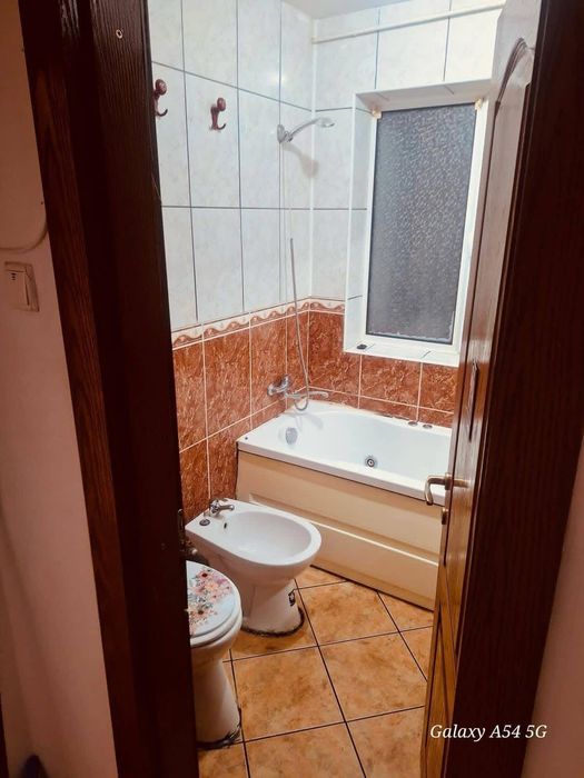 Inchiriez apartament 2 camere