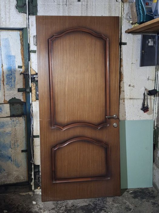 Двери деревянные