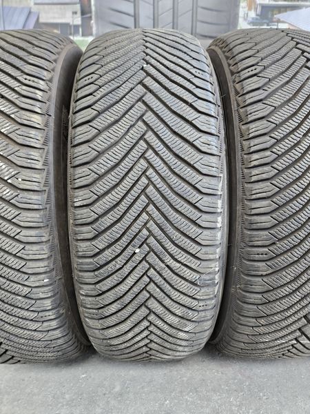 235/60/18 MICHELIN 4бр