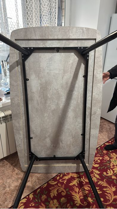 Продам стол новый