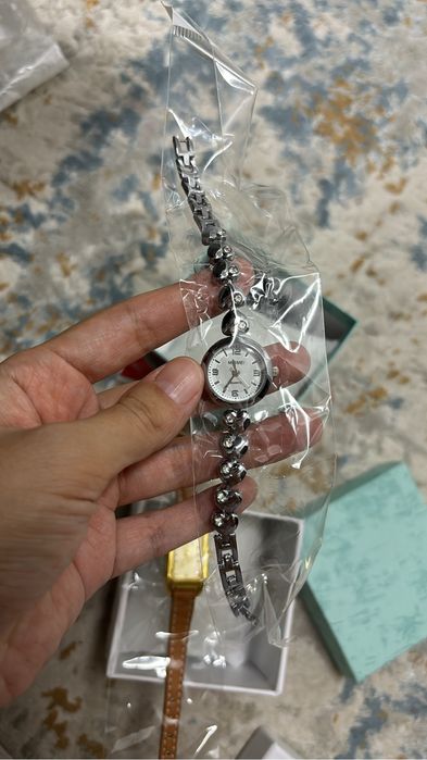 Продам часы женские