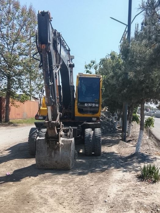 Ekskavator Volvo 135 sotiladi