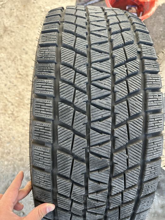 Продам зимние шины Kapsen 285/60 R18 на тойота лексус и тд