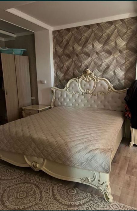 Кровать с матрасом