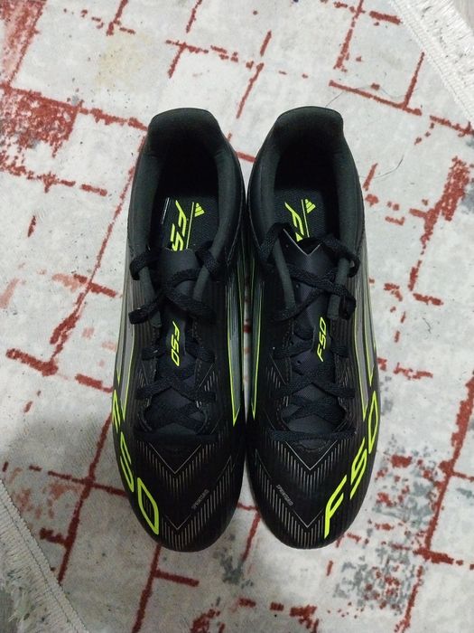 Ghete de fotbal F50