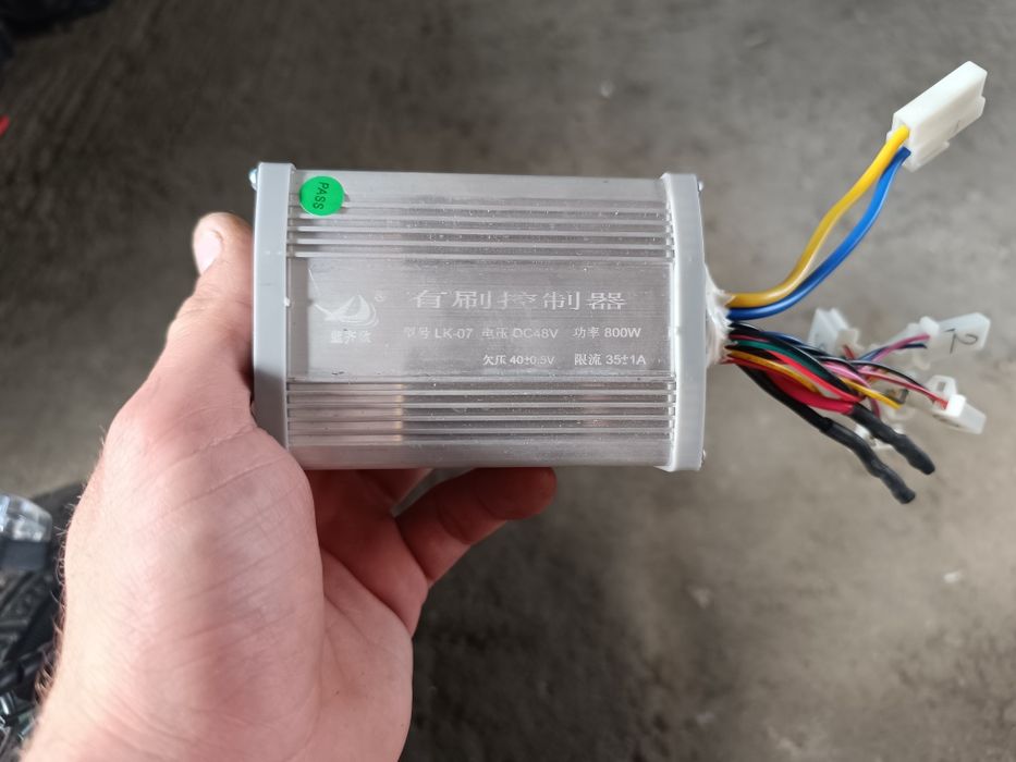 Vând piese trotineta