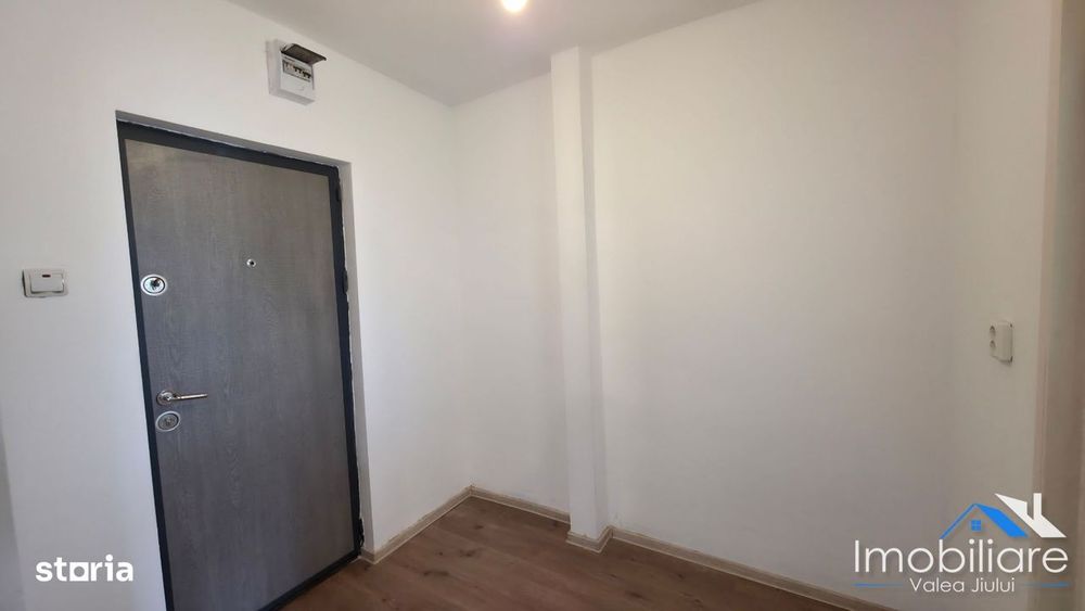 Apartament 2 camere - Lupeni | Intre spital si Lidl | Etaj 4/10