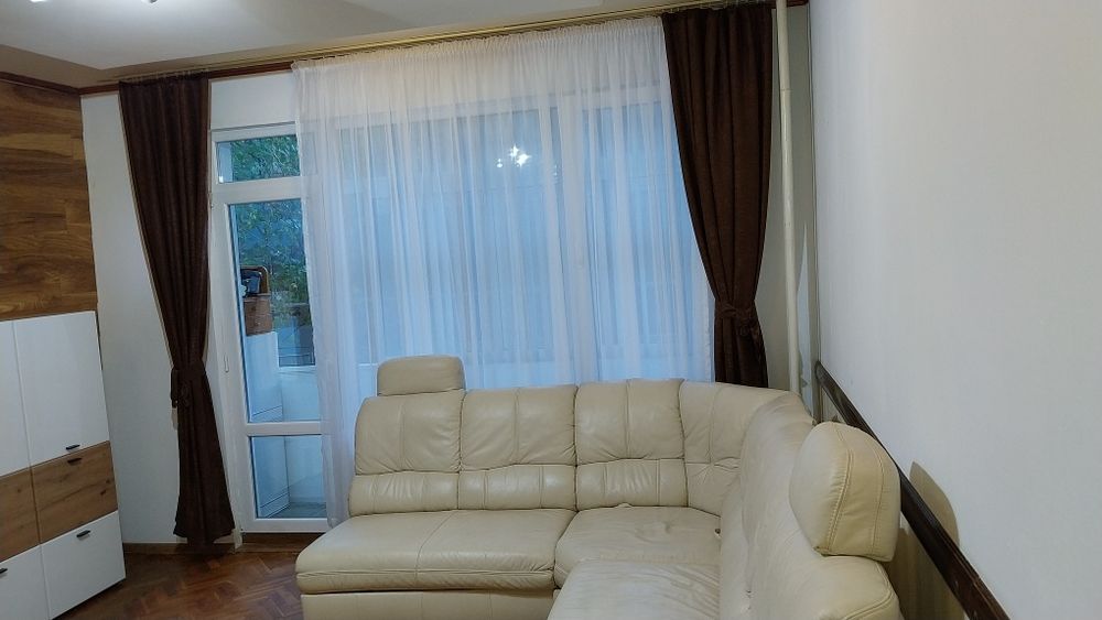 Дава се под наем Тристаен апартамент в Бургас, Зорница - 70 кв.м за 433.5 € - Снимка #1