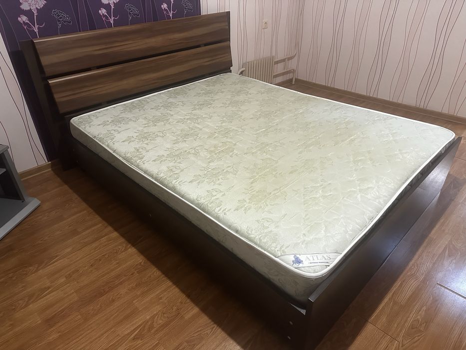 Кровать двуспальная