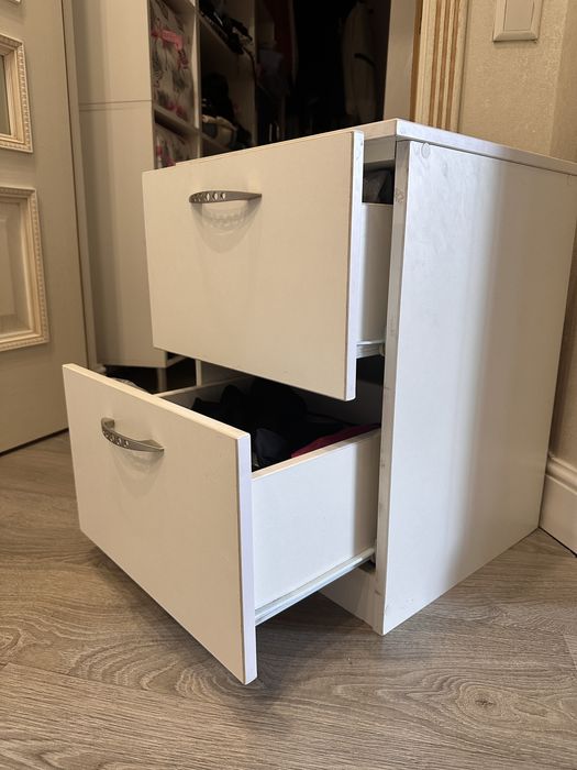 Тумба белая, прикроватная