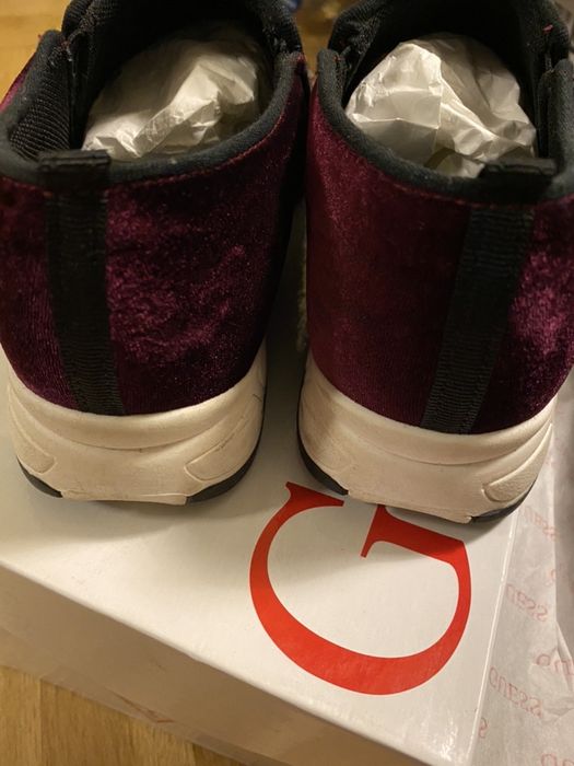 Кадифени Обувки Guess