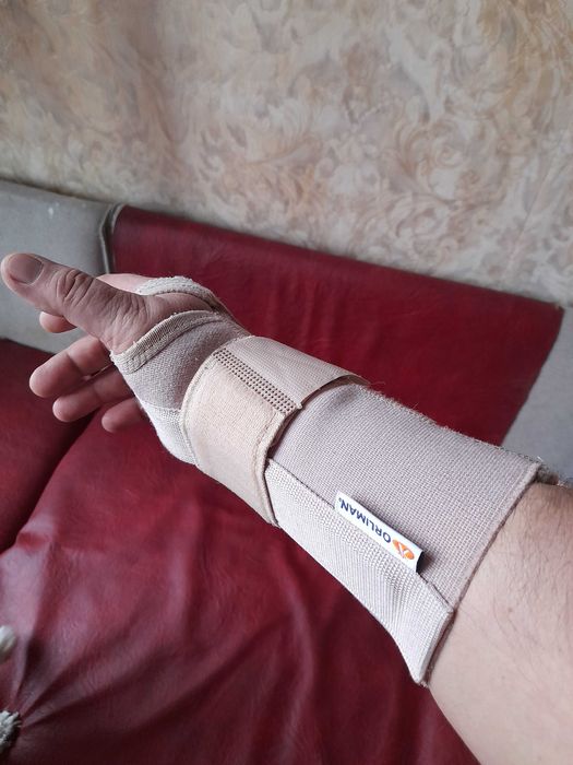 Orteza Mana Dreapta cu Atela