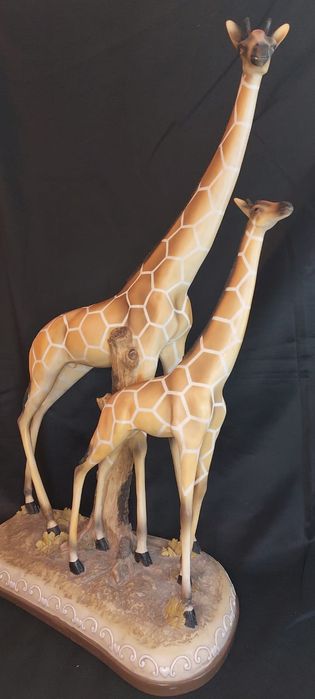 Продам статую жирафа