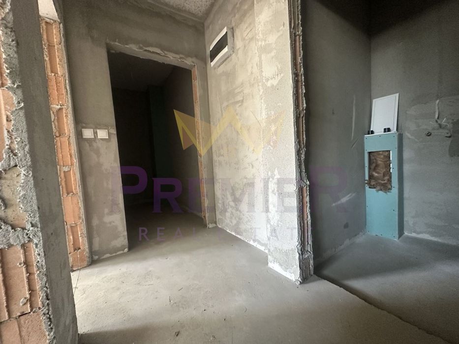 Продава се Офис в Варна, Изгрев - 80 кв.м за 1250 €/кв.м - Снимка #4