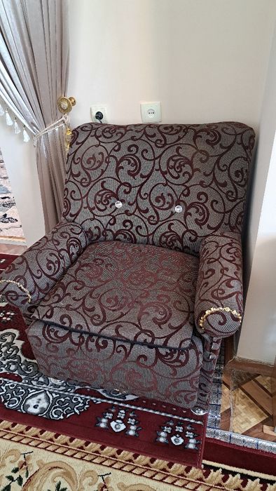 Divan Kreslo sotiladi