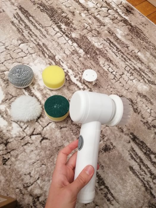 Уред за комбинирано почистване с 5 приставки