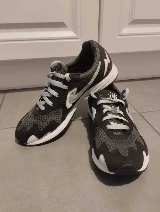 NIKE Air Streak номер 36.5