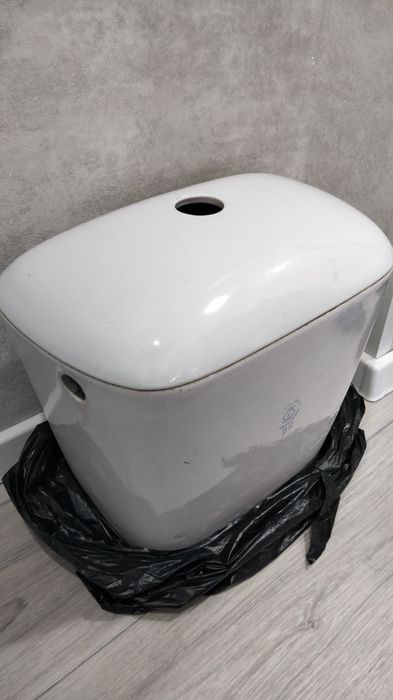 Продам бачок от унитаза