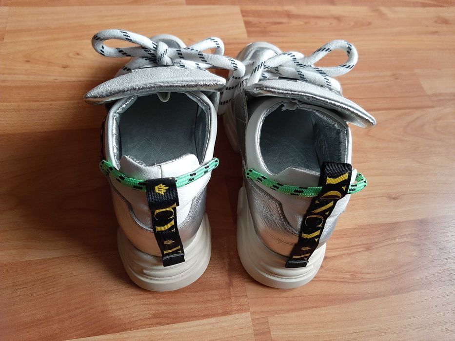 Продавам дамски боти