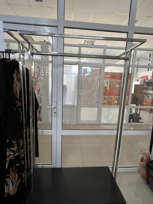 Вешалки для магазина