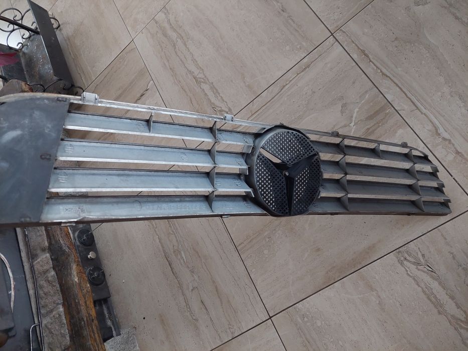 Предна решетка за Мерцедес Вито W638