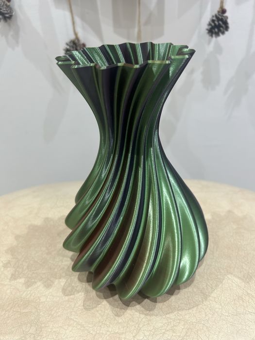 Vaza printata 3D in 3 culori