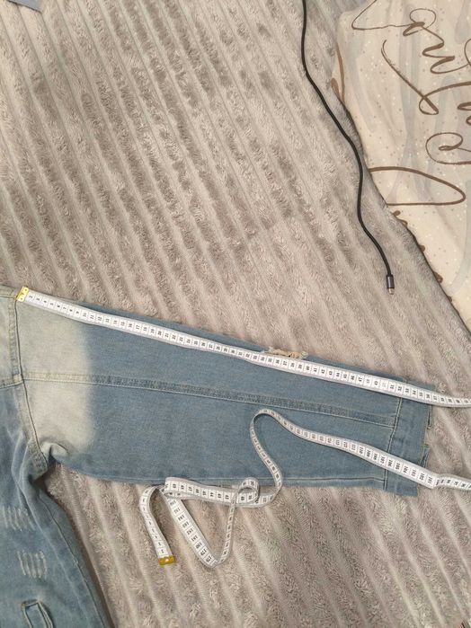 Продам джинсовую мужскую куртку